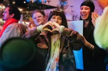 Claruin makes heart hands